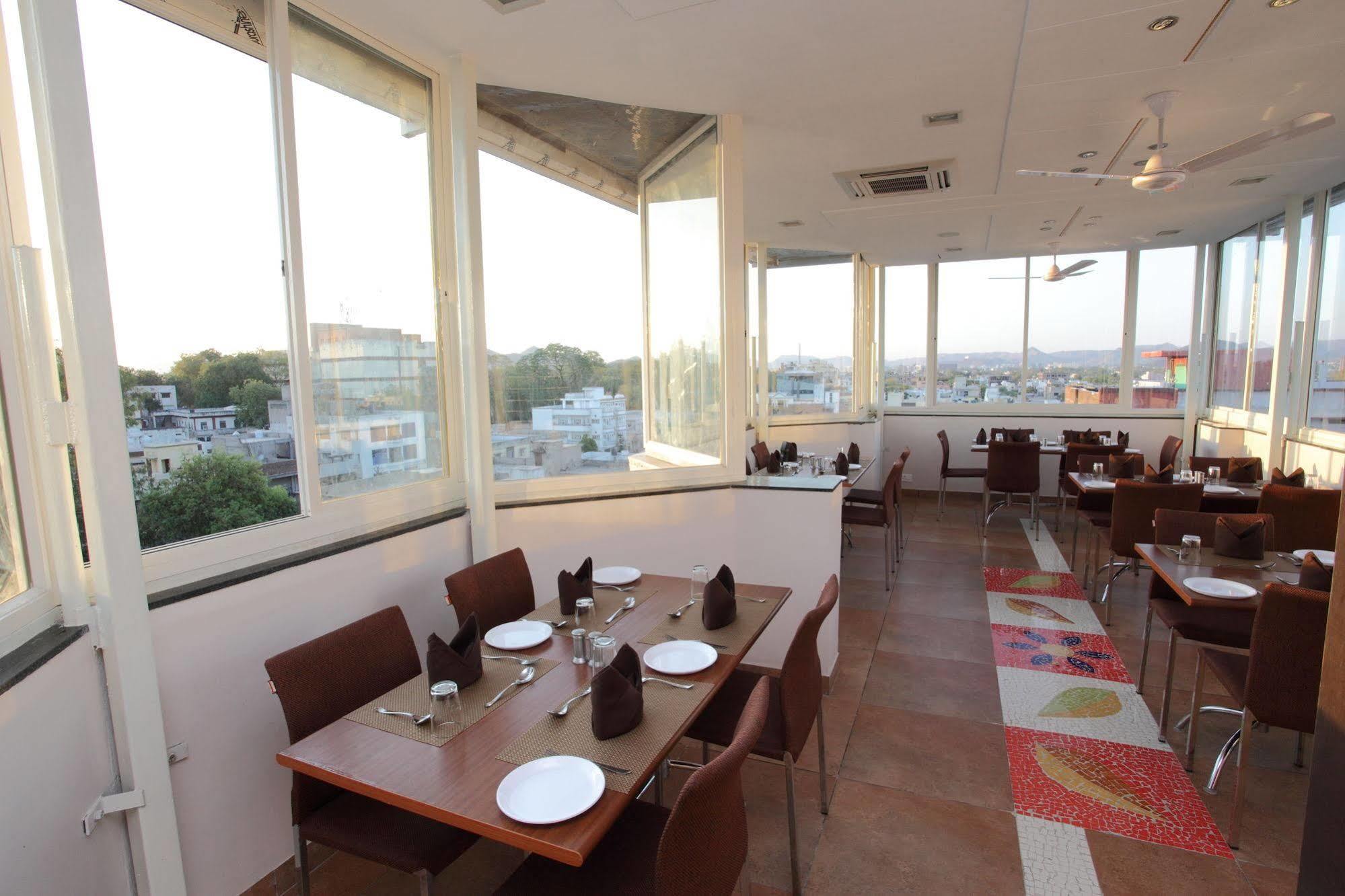 Hotel Dayal Udaipur Exteriör bild